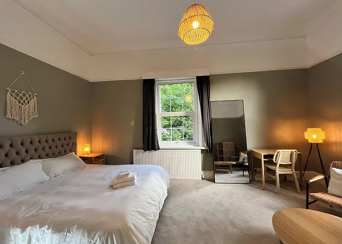 Mossley Hill Retreat